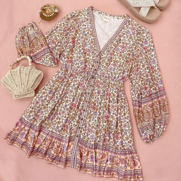 Seaside button down mini dress 🐚💓 - Picture 3 of 4